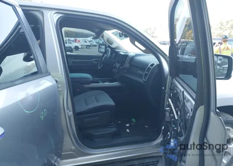 2020 Ram 1500 Big Horn 4X4 5'7 Box z USA, uszkodzony, nr VIN 1C6SRFFT7LN167215